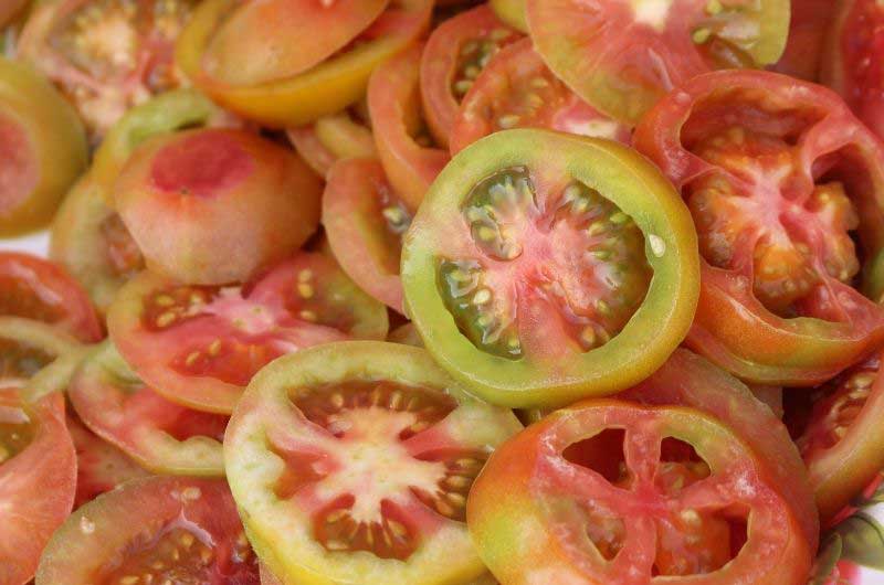 is-it-safe-to-eat-a-tomato-that-is-greenish-inside
